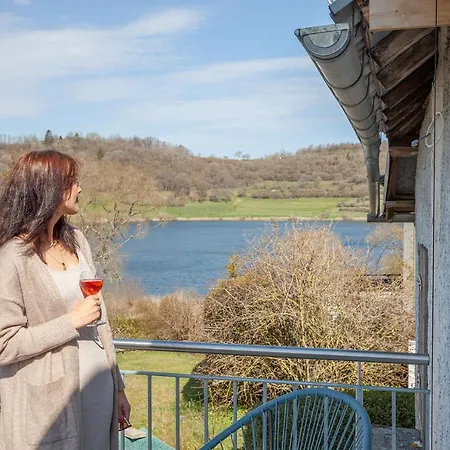 Hof Krebs Apartament Schalkenmehren